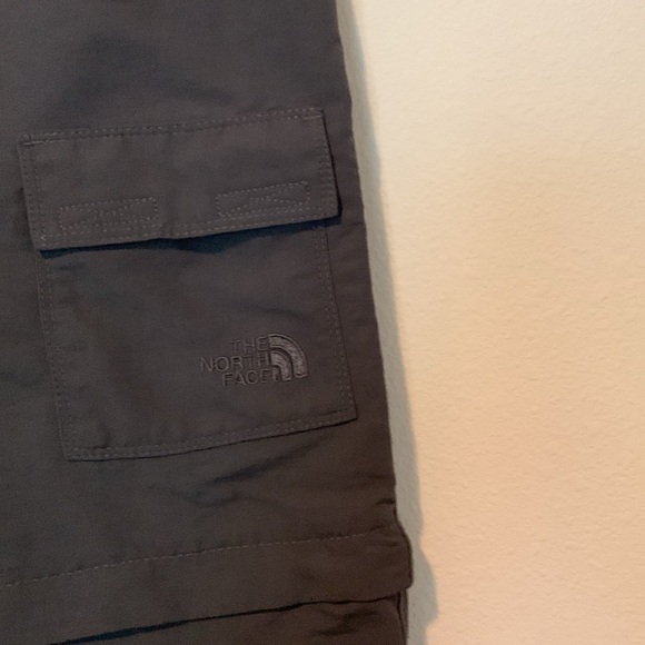 The North Face Women’s Convertible Hiking Pants / Shorts Size 10 - Picture 3 of 8